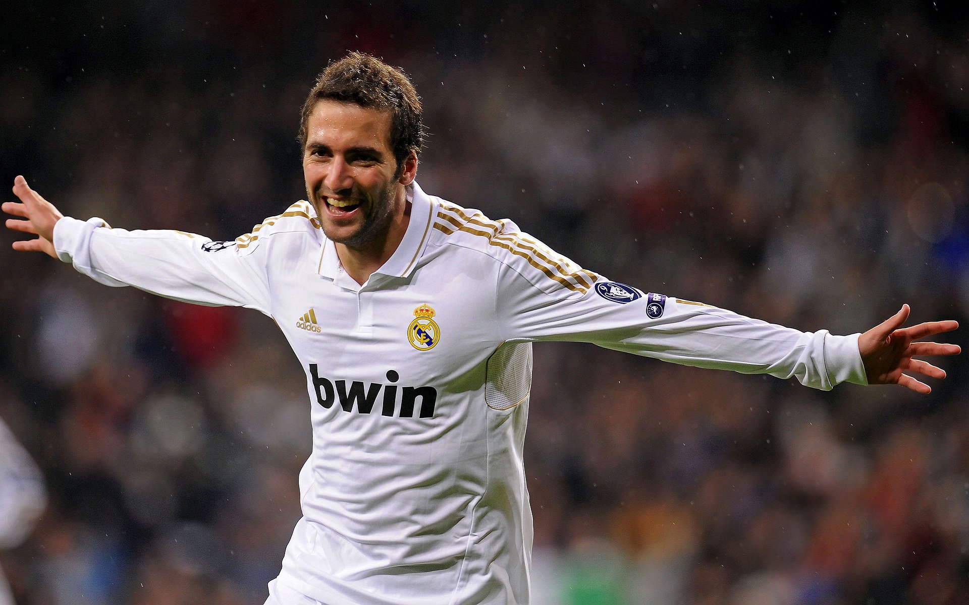 巴黎圣日耳曼终结加拿大世界杯征程，基耶萨攻防两端展现统治级表现