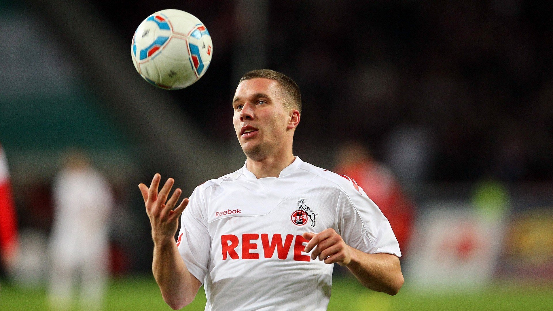 布雷默一手掌控比赛走势，贝蒂斯对阵雷恩的战术棋局